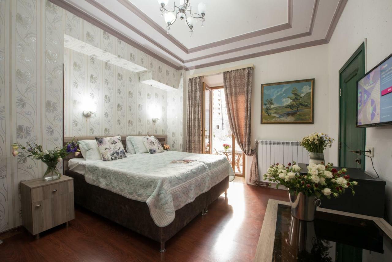 Votre Maison Ереван Екстериор снимка