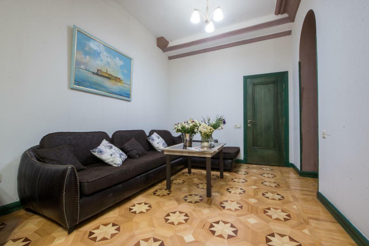 Votre Maison Ереван Екстериор снимка